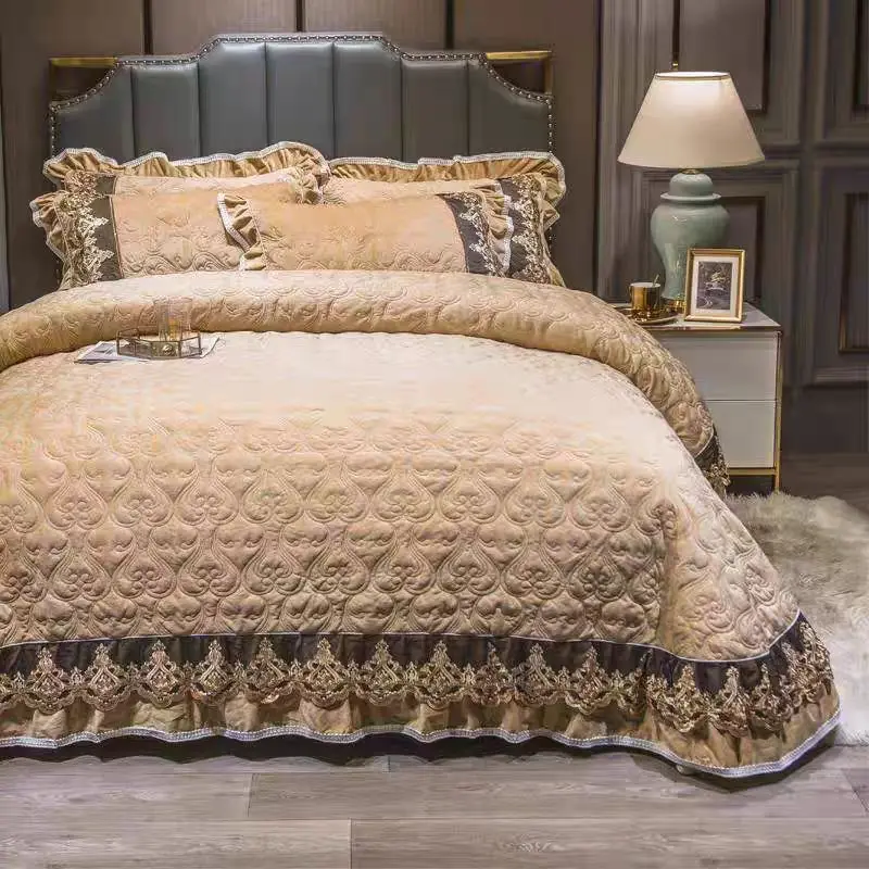 Luxury European Crystal Velvet Quilted Bedspread Queen King Size Lace Embroidery Single Double Bed Cover Winter Warm Bedding