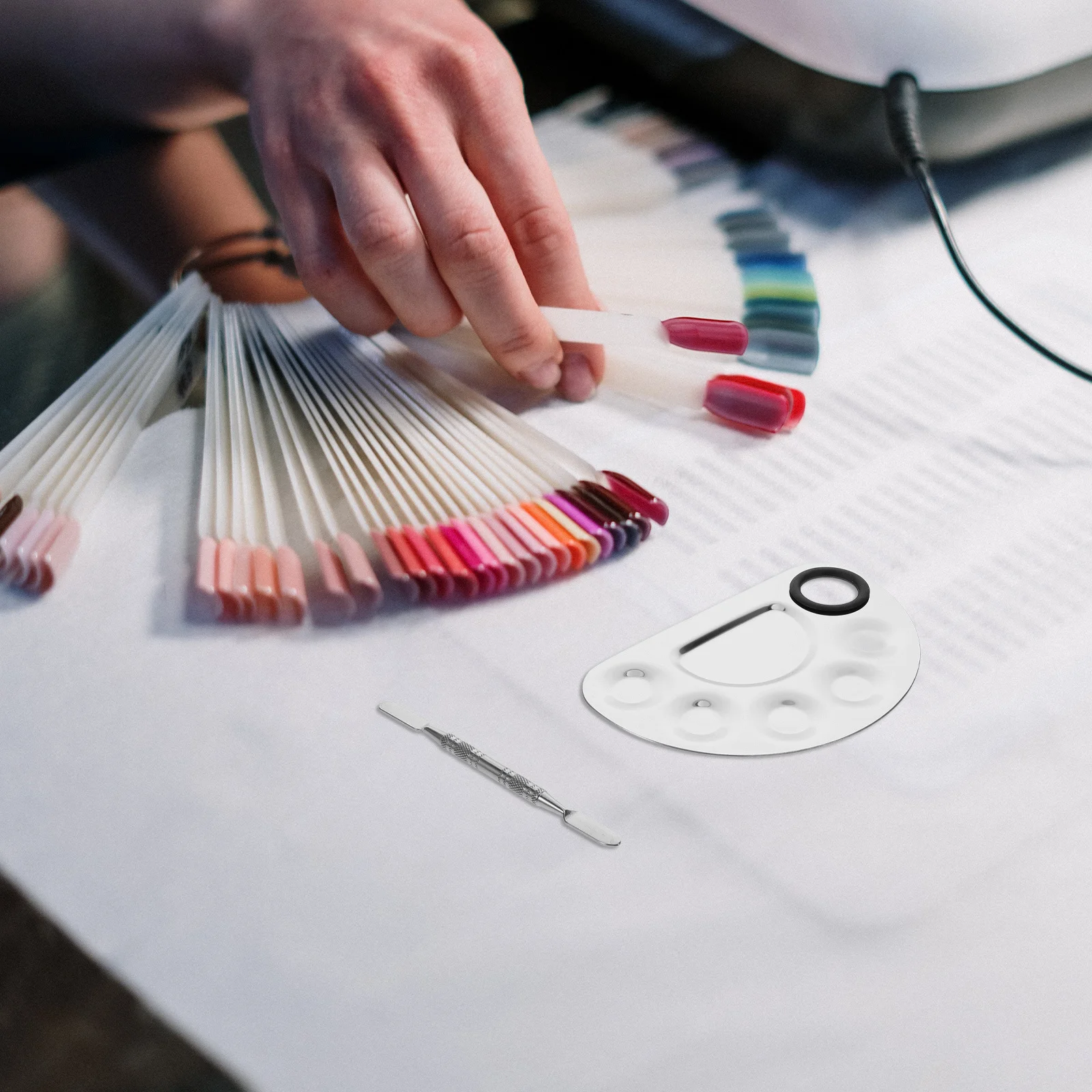 

Stainless Steel Mixing Palette and Spatula Set for Foundation Nail Art Applications Easy Color Mixing Smooth