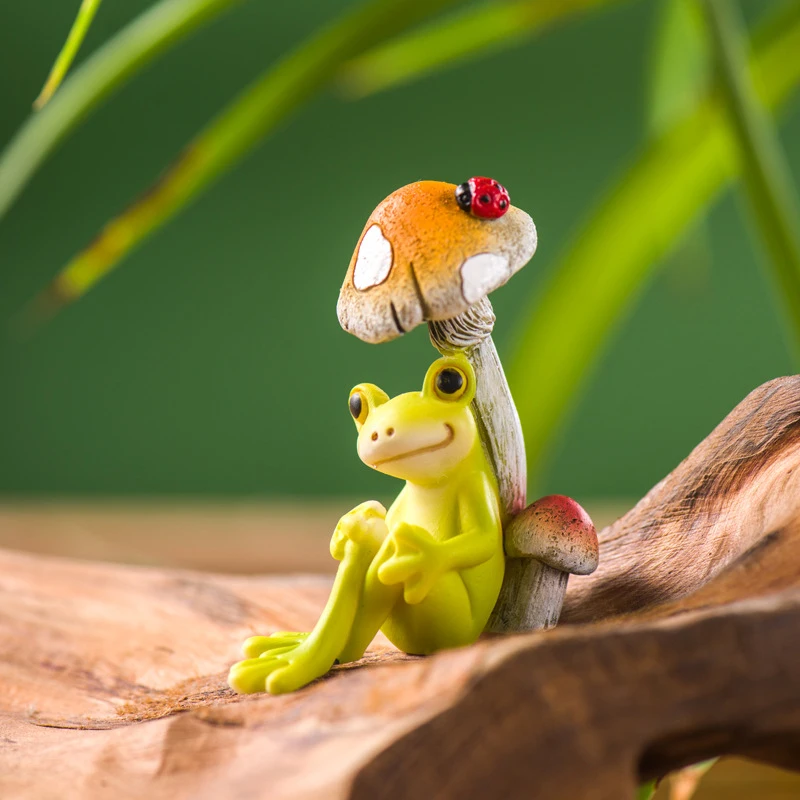 Resin Funny Frog Figurines For Interior Home Bathroom Interior Decoration Accessories Personalized Gift Object Garden Decor