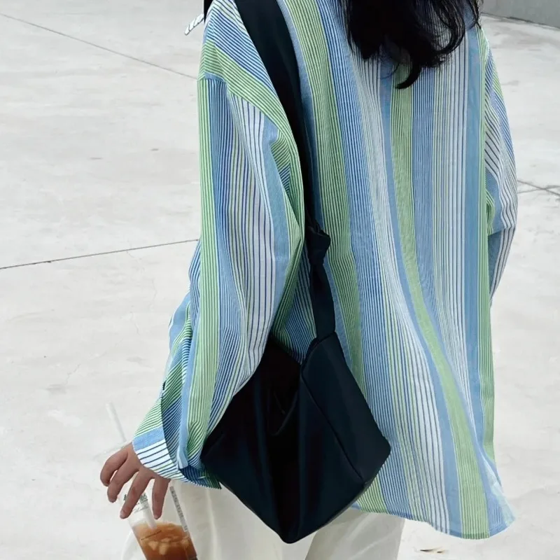 Women's Blue Green Pattern Oversized Shirt - Long Sleeve Loose Blouse For Travel/daily Wear view 3