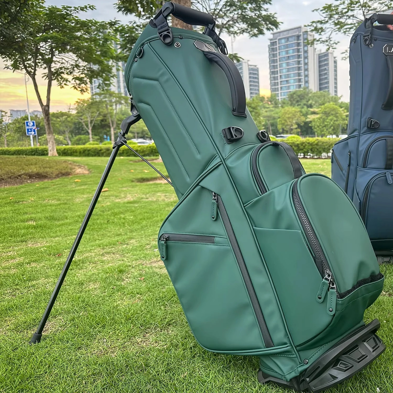 Premium Golf Bags For Men High Quality Waterproof Pu Leather Golf Bag Custom Golf Stand Bag 6 14 Ways