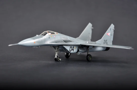 Trumpeter 01674 1/72 Mikoyan MiG-29A Fulcrum Izdeliye 9.12 myśliwiec wojskowy kolekcjonerski plastikowy model do montażu zestaw do budowania zabawek