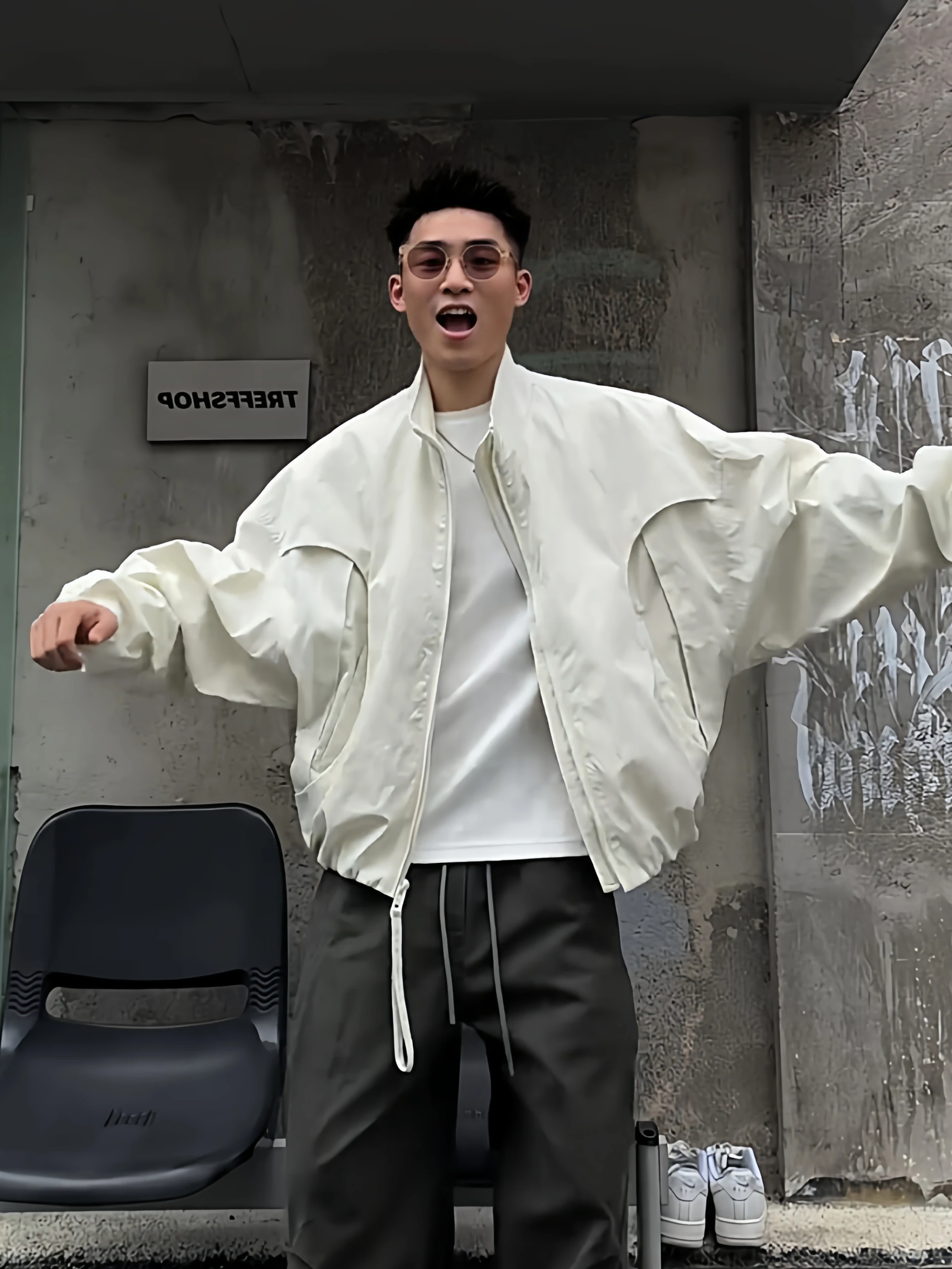 

Мужская повседневная куртка свободного кроя, осенняя новинка, ветрозащитное пальто в американском уличном стиле, с воротником-стойкой