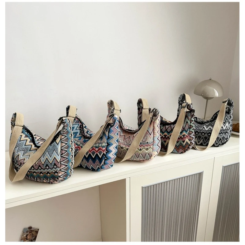 

Bohemian Style Crossbody Bag Large Capacity Stylish Chest Bags Dumpling Backpack Heavy Canvas The Shoulder Strap Adjustable
