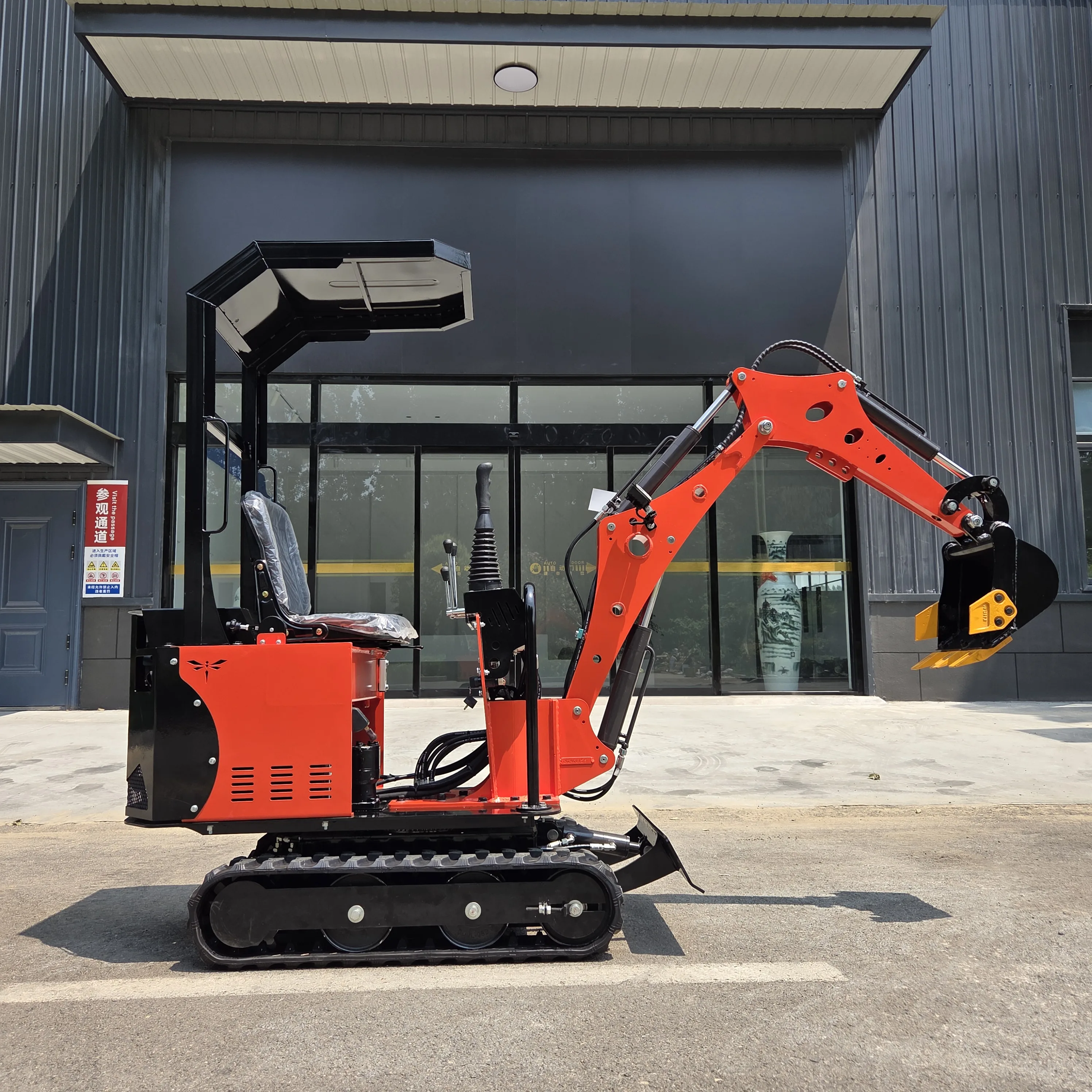 ZNW - 08 حفارة صغيرة منزلية صغيرة، سرعة تأرجح 12 دورة في الدقيقة، مسافة حفر أقصى 2450 مم لخنادق وحفر الحدائق