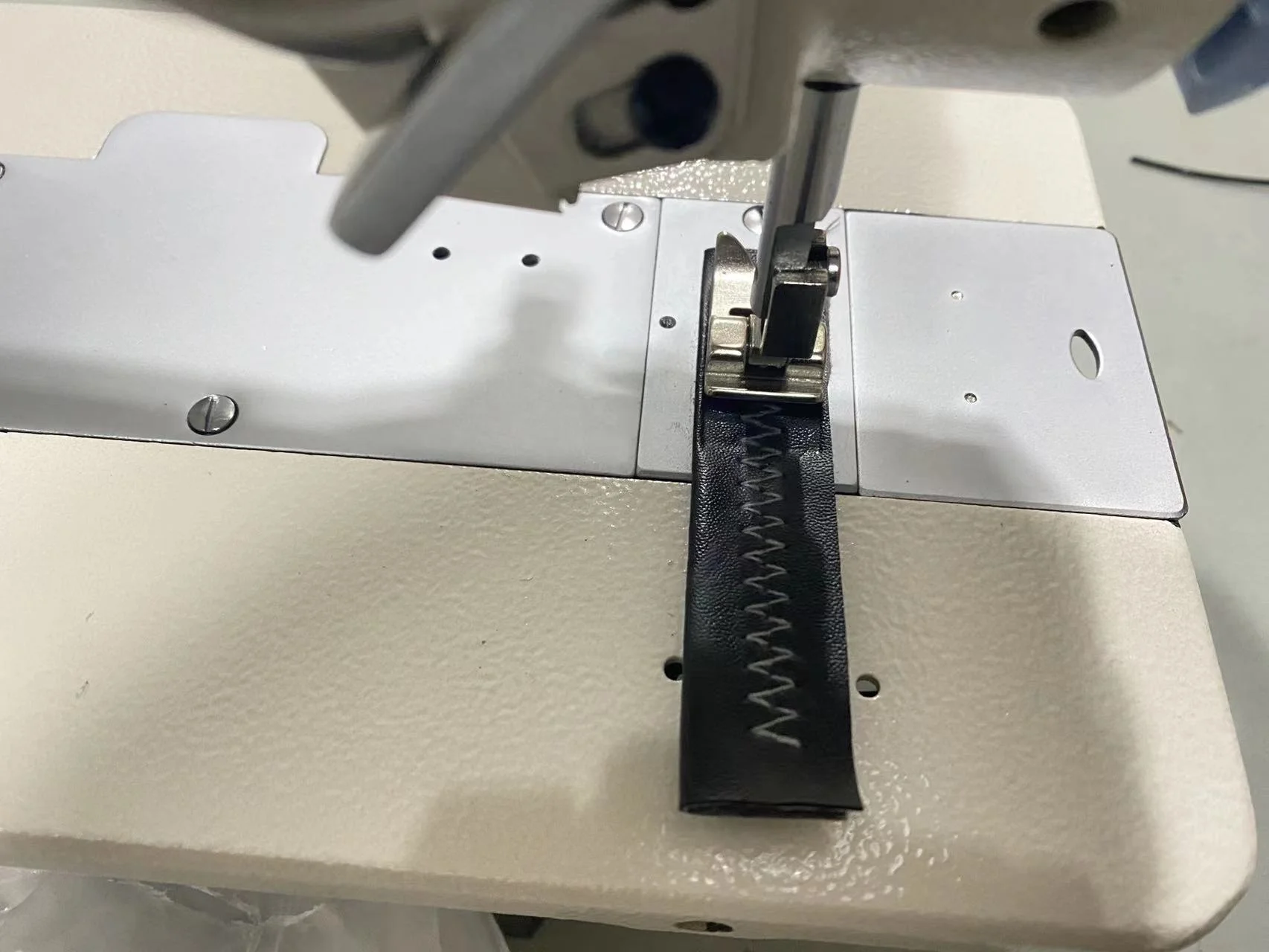 Design Automatic Computer 3 Step One Point Zig Zag Sewing Machine