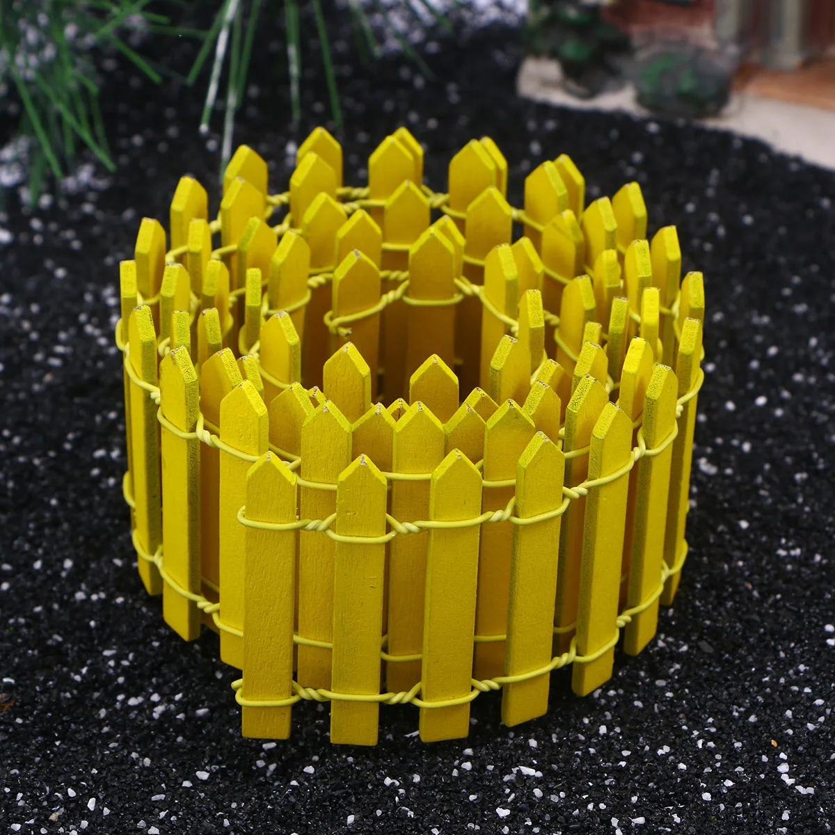 

Mini Fence Handmade Round Wooden Landscape Prop For Bonsai Succulent Garden Fairy House Decor Mdf Non-Toxic Yellow