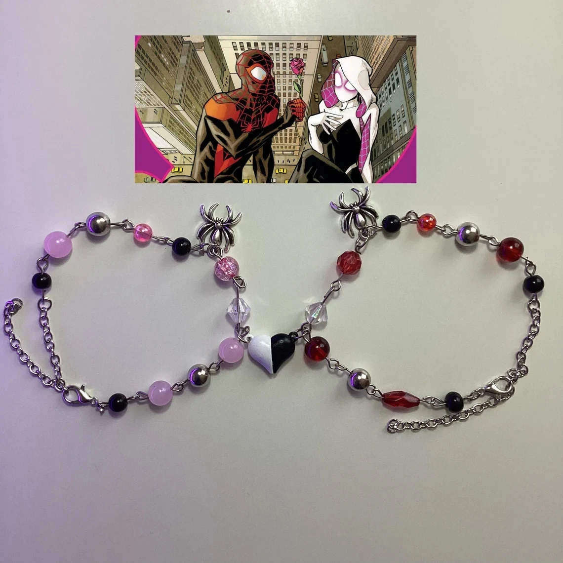 Bracciali con perline abbinati fatti a mano Miles Morales e wen Stacy |