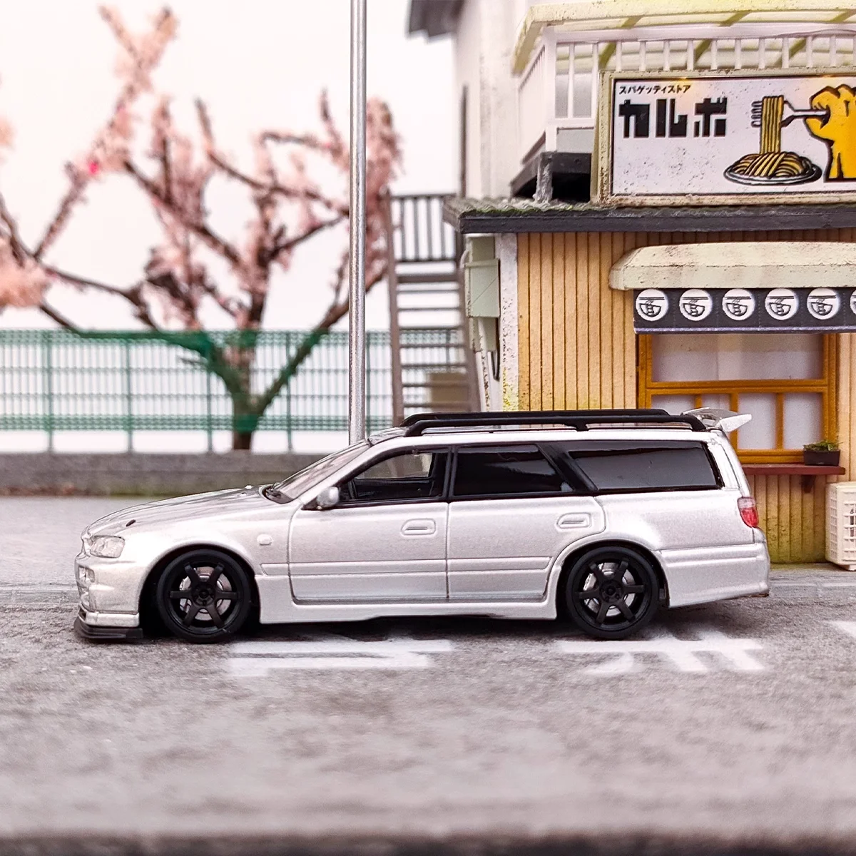 Diecast SW 1: 64 체중계 닛산 R34 Stagea 260RS 왜건 여행 크록 자동차 합금 자동차 모델 컬렉션 전시 장난감