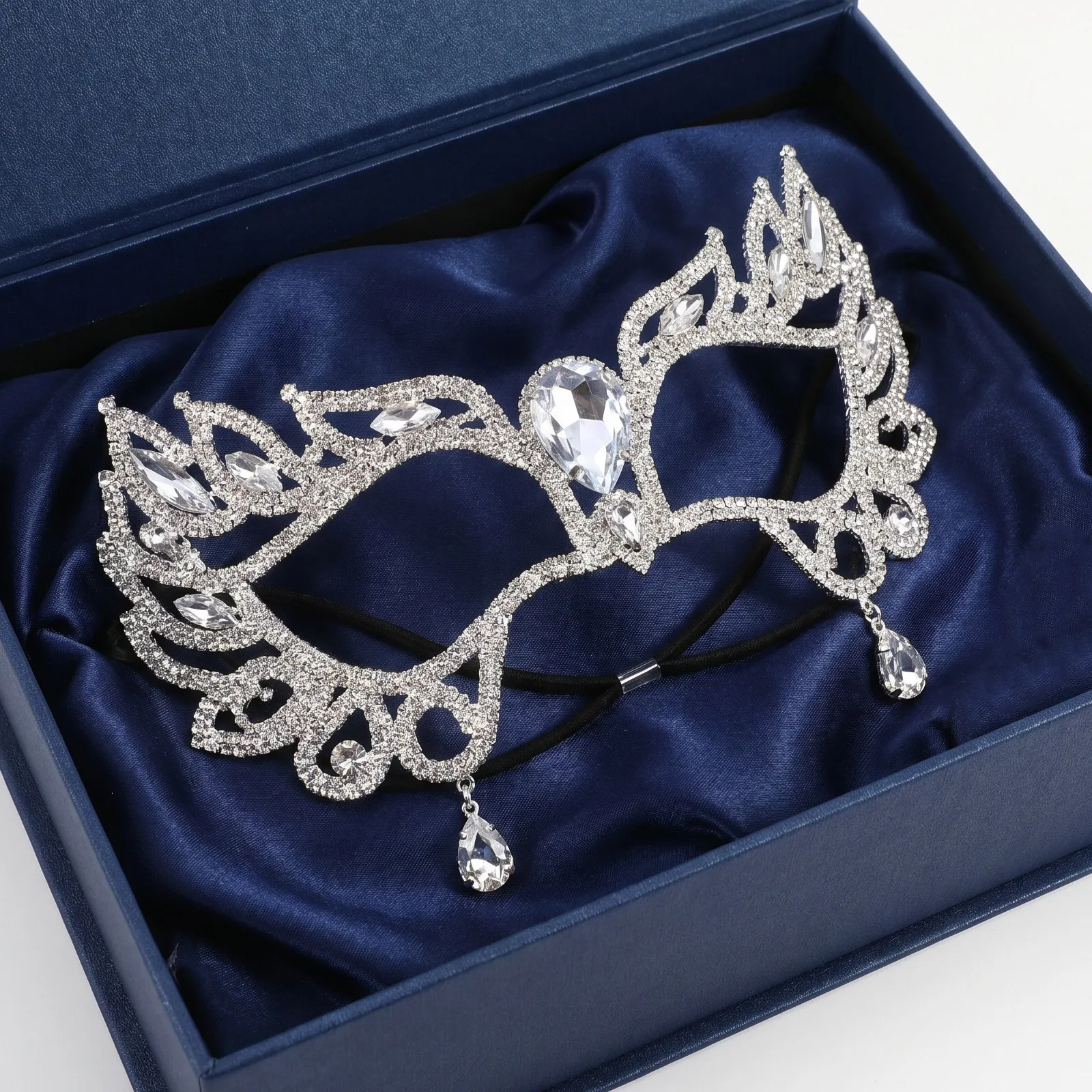 Elegant Rhinestone Mask Glittering Crystal Adorned Festive Masquerade Ball Costume Accessory Suitable for Adults Teens