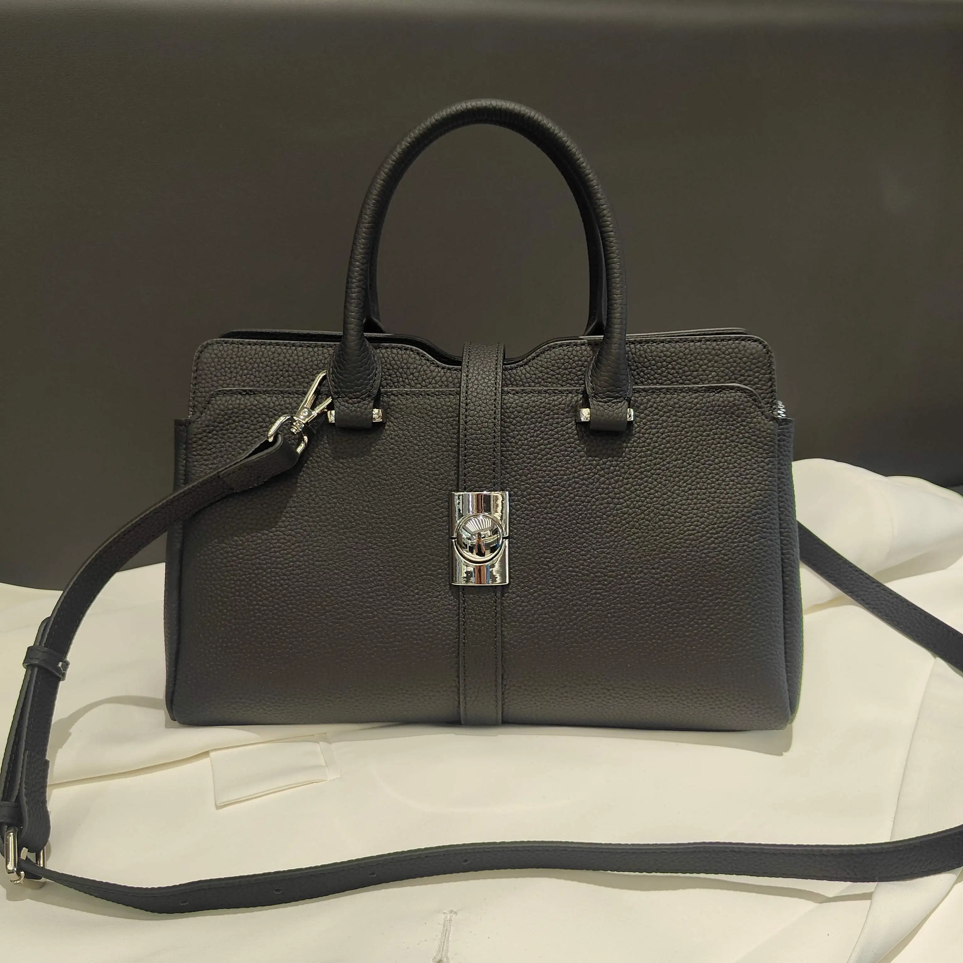 Women's Shoulder Bags Handbags Leather Bags Zipper Closure Large Capacity Underarm Shoulder Bags Fashion Stylev