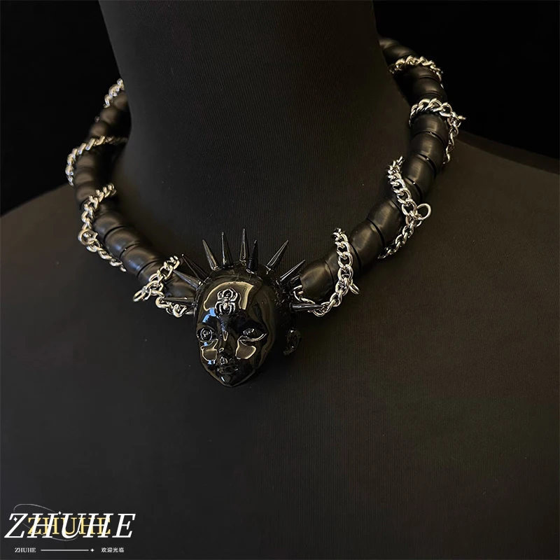 

ZHUHE The Black Thorn Doll Necklace In The Neo-Gothic Style Is A Jewelry Accessory For Both Women And Men As A Party Gift