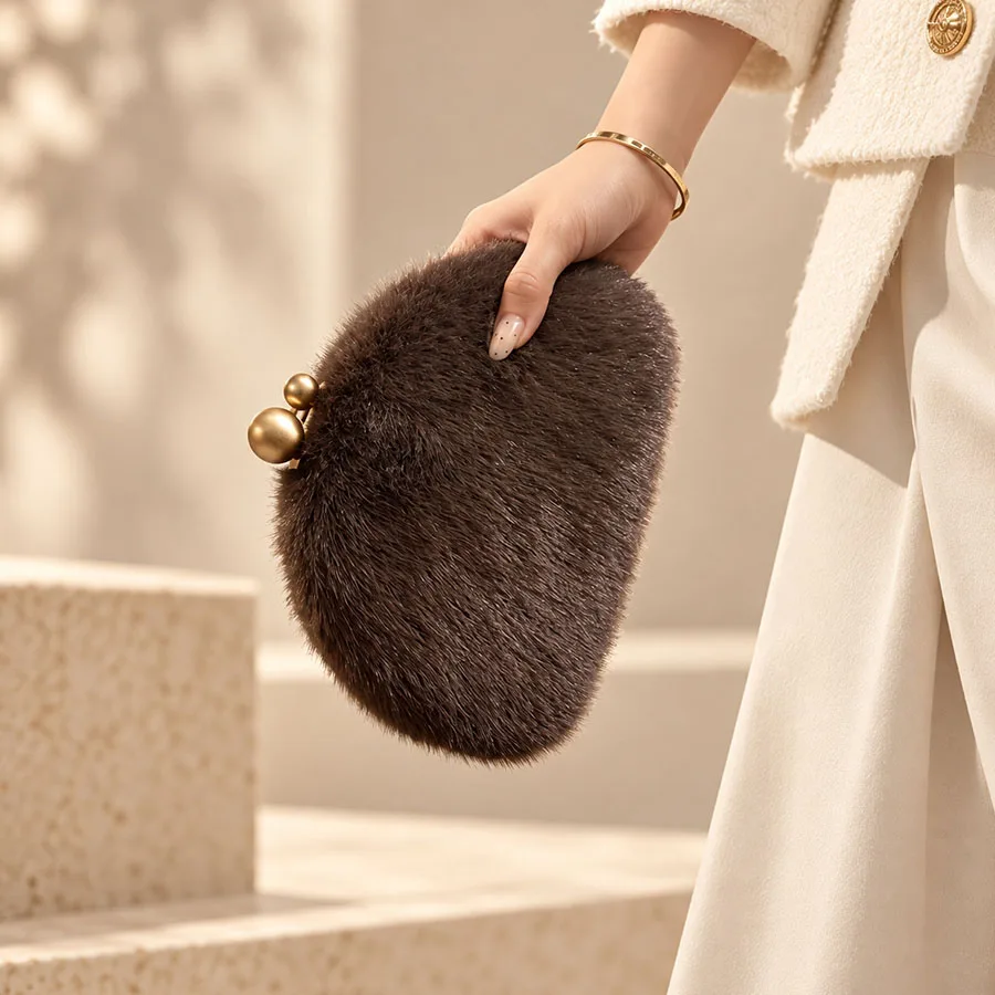 Women Faux Fur Kisslock Clutch Purse Winter Warm Grey Brown Fuzzy Fur Pouch Frame Clasp Bag With Chain Crossbody Bags Semicircle