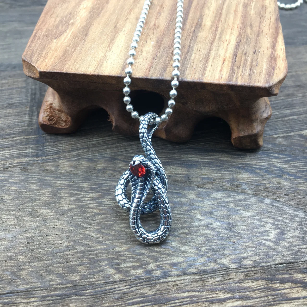 

S925 sterling silver Thai silver personality spirit snake pendant men & women trendy glasses snake king red diamond pendant