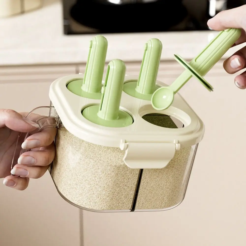 

4 Compartment 4-in-1 Spice Dispenser With Spoon Dustproof Plastic Seasoning Jar Comfortable Handle Good Sealing