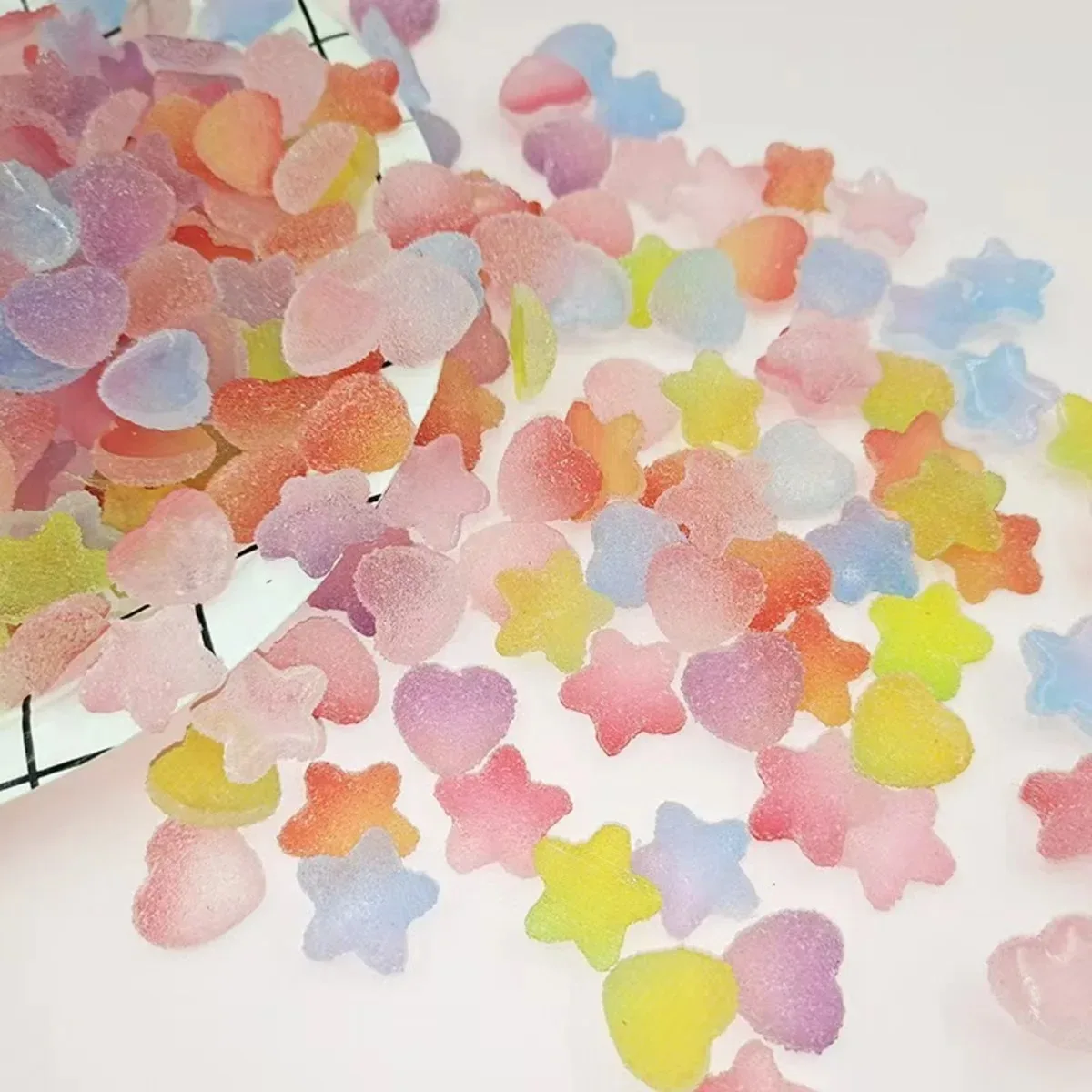 50 Peças de Decorações para Unhas: Slime Gradiente, Estrelas, Corações, Charms de Resina Sortidos Estilo Doce, Cabochões de Gelatina, Mini Contas de Slime de Polímero de Argila para Decoração de Unhas