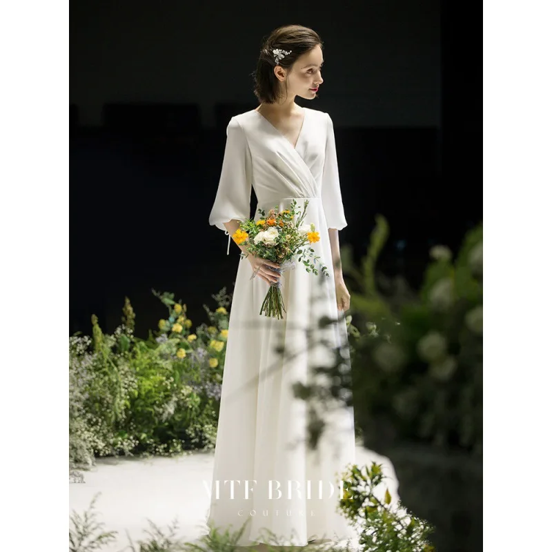 Weißes helles Hochzeitskleid2025Neues bodenlanges Reisefotografie-Kleid im Gartenmädchen-Stil Einfaches französisches Satinkleid