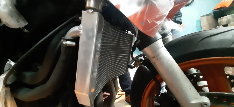 CBR600F Sport F4i CBR 600 SuperSport F4 01 02 03 04 05 06 07 CBR 600 F F2 91-94 CBR600 F F3 95-98 Motorkühler – Detail 6