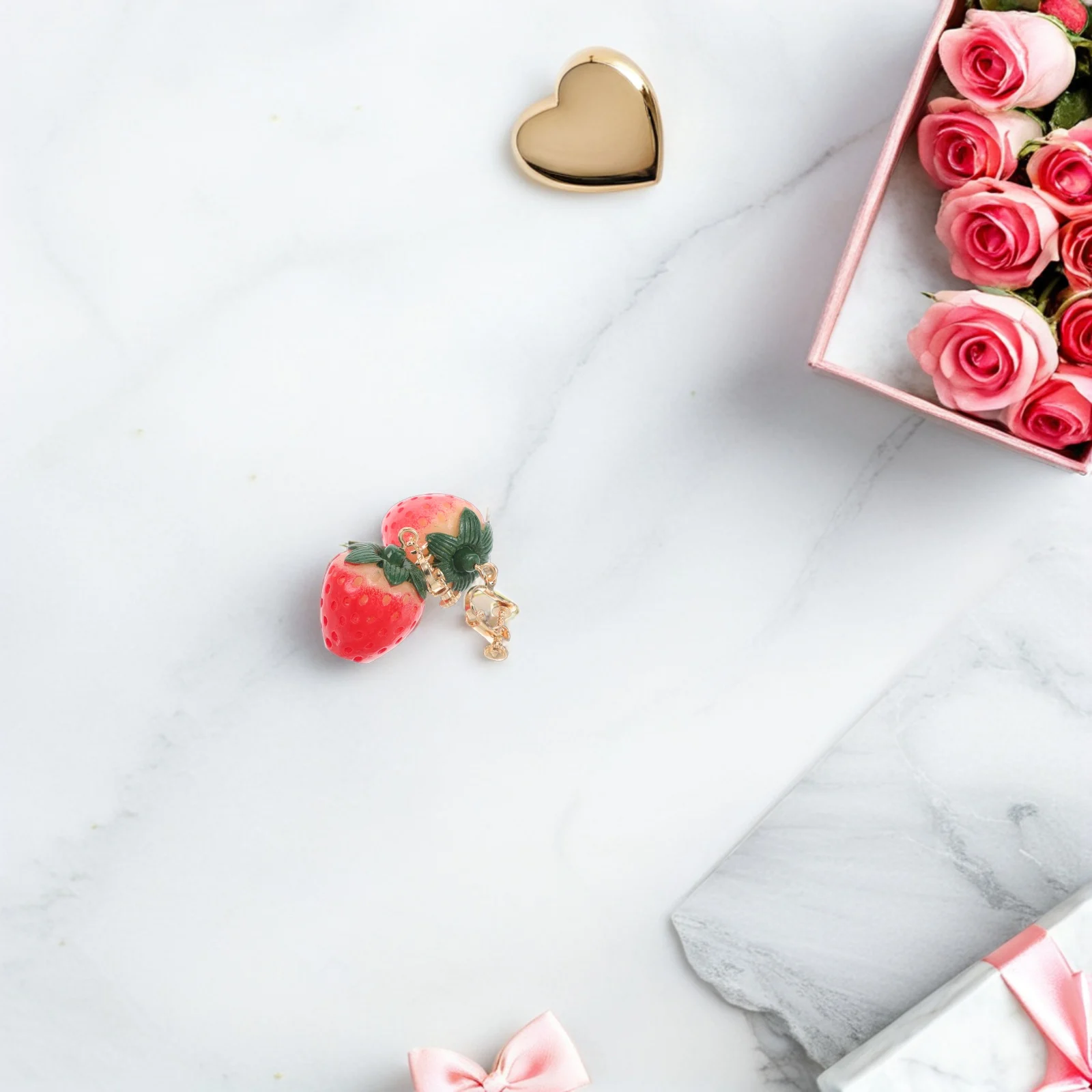 

Simulated Strawberry Ear Clips Earrings Clip-on Christmas Cute Earings Cosplay Fruit Accessories Metal Miss