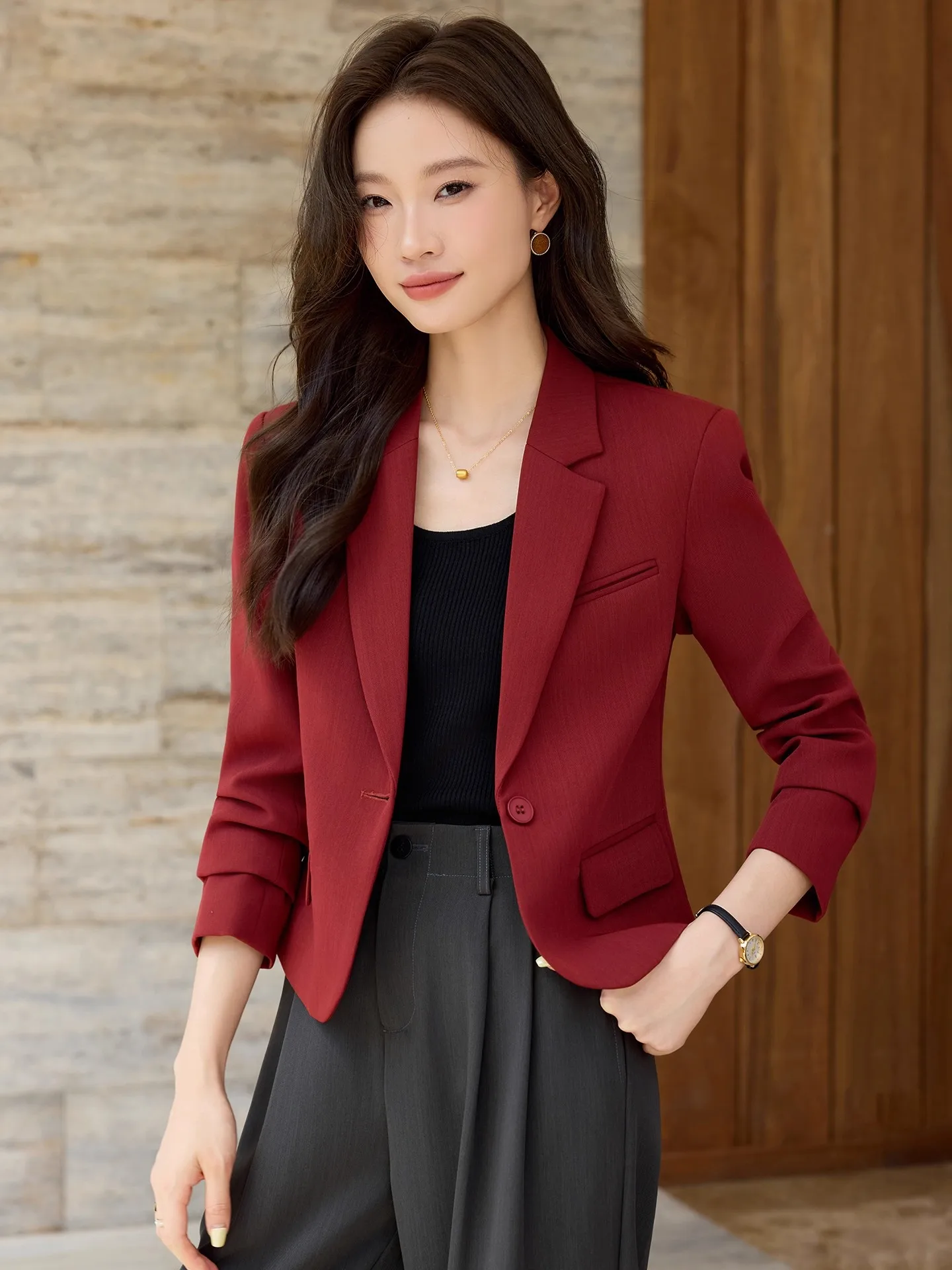 Elegant Wine Red Short Ladies'  Jacket Autumn 2026 New Style Fashion Sensation Slim Fit Business Commute Polyester