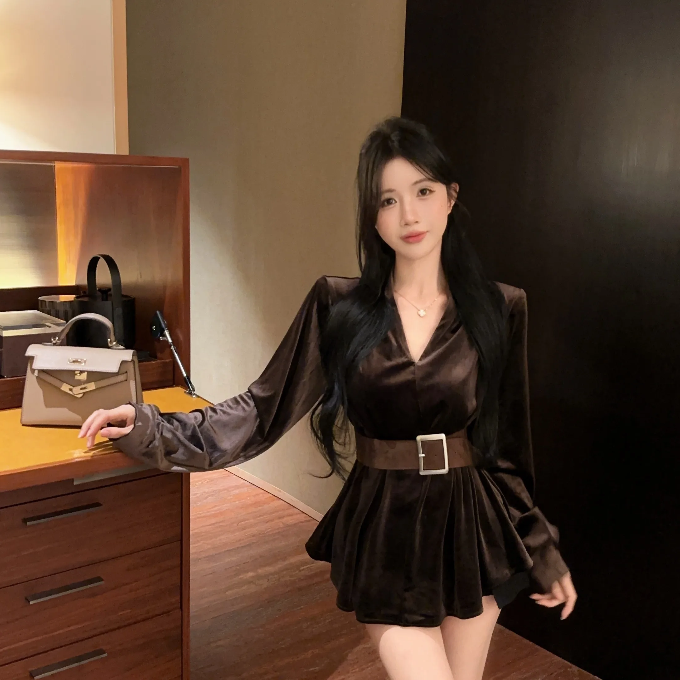 

Винтажный бархатный топ Ele с завязкой на талии и поясом V-Ne, женская мода, осень-зима, новинка Sle irt, длинная одежда свободного кроя...