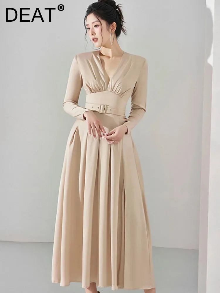 DEAT Elegant Dress Pleated Belt Split Deep V-neck Long Sleeve Slim Waist Women\'s Party Dresses 2024 Autumn New Fashion 13DB4868