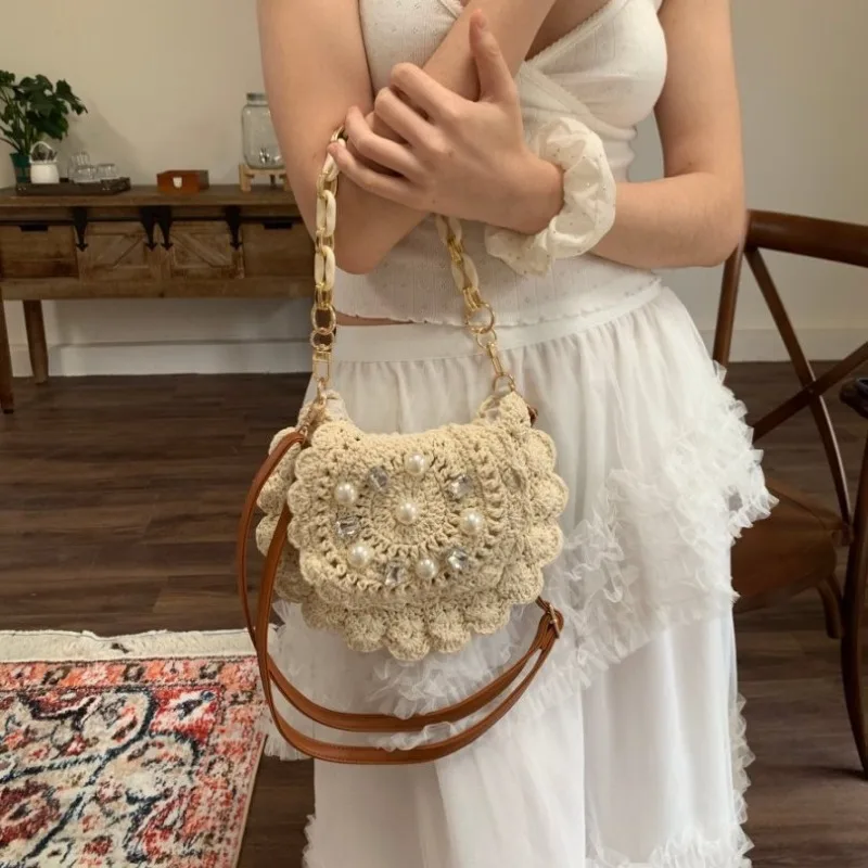 

Fashion Acrylic Chains Straw Bag for Women Pearls Deco Halfmoon Paper Weave Women Shoulder Bags Summer Beach Bag Bali Handbags