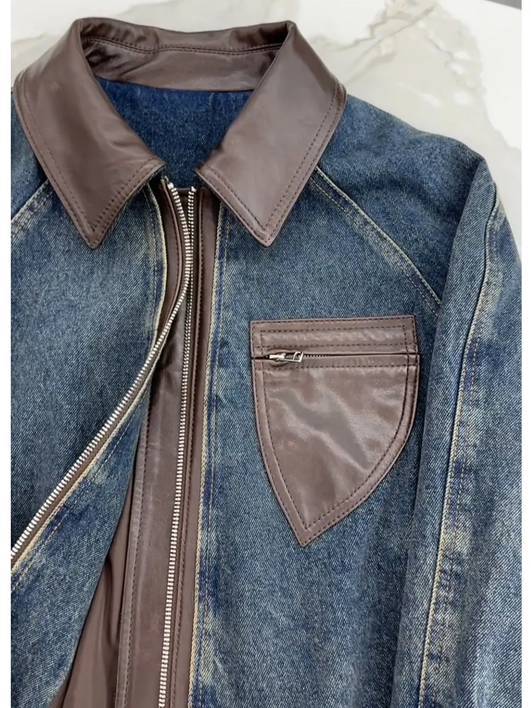 

Джинсовое пальто из кожи большого размера, корейская женская куртка из искусственной кожи с отложным воротником, верхняя мужская свободная ковбойская верхняя одежда на молнии