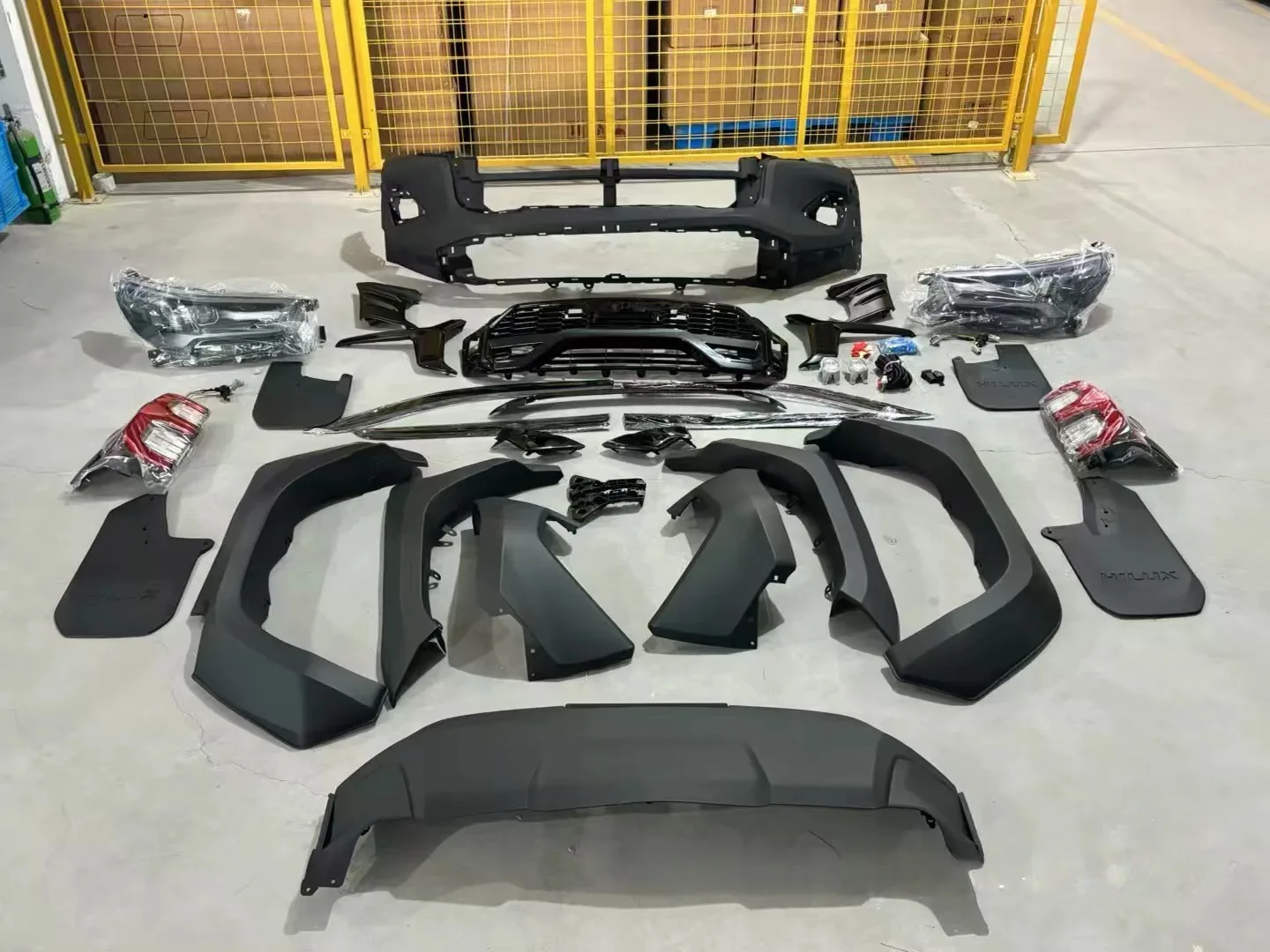 

Заводская цена на аксессуары Hilux для Toyota Hilux 2016: обновление до модели GR 2023 года, комплекты обвесов, передний бампер