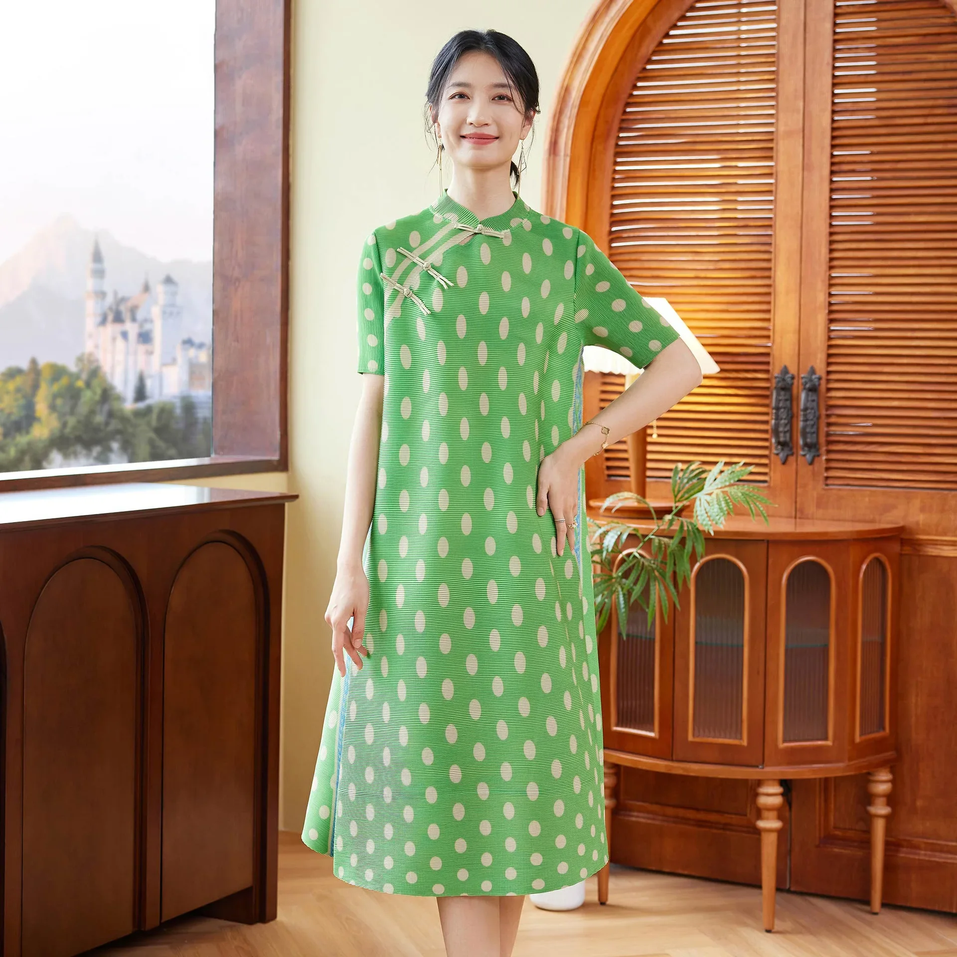 

Miyake Polka Dot Dress 2024 New Women's Summer Mother's Wear Western Style New Chinese Style Loose Large Size Pleated Skirt