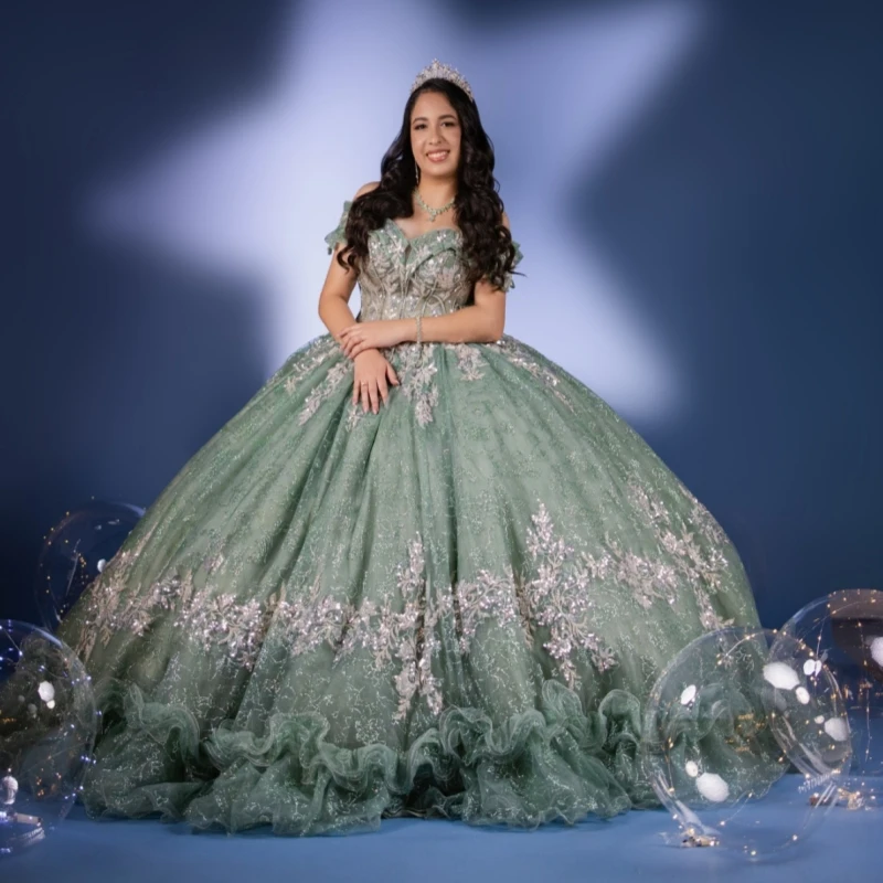 

Green Shiny Ball Gown Quinceanera Dresses Applique Lace Beading Crystal Tiered Tull Corset Off Shoulder Sweet 16 Dress vestidos