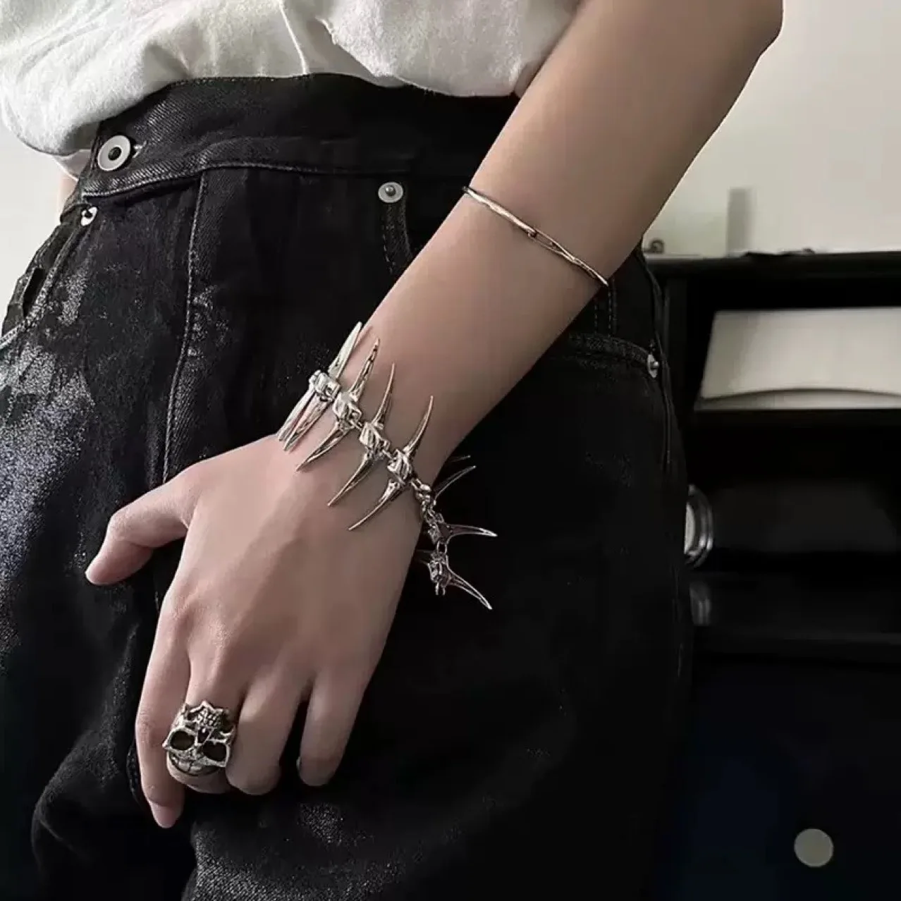 Fashion male y2k bracelet Metal Thorn Bracelet 2025 New Unisex Jewelry Fish Bone Bangle Super Cool gothic Bracelet Women Men