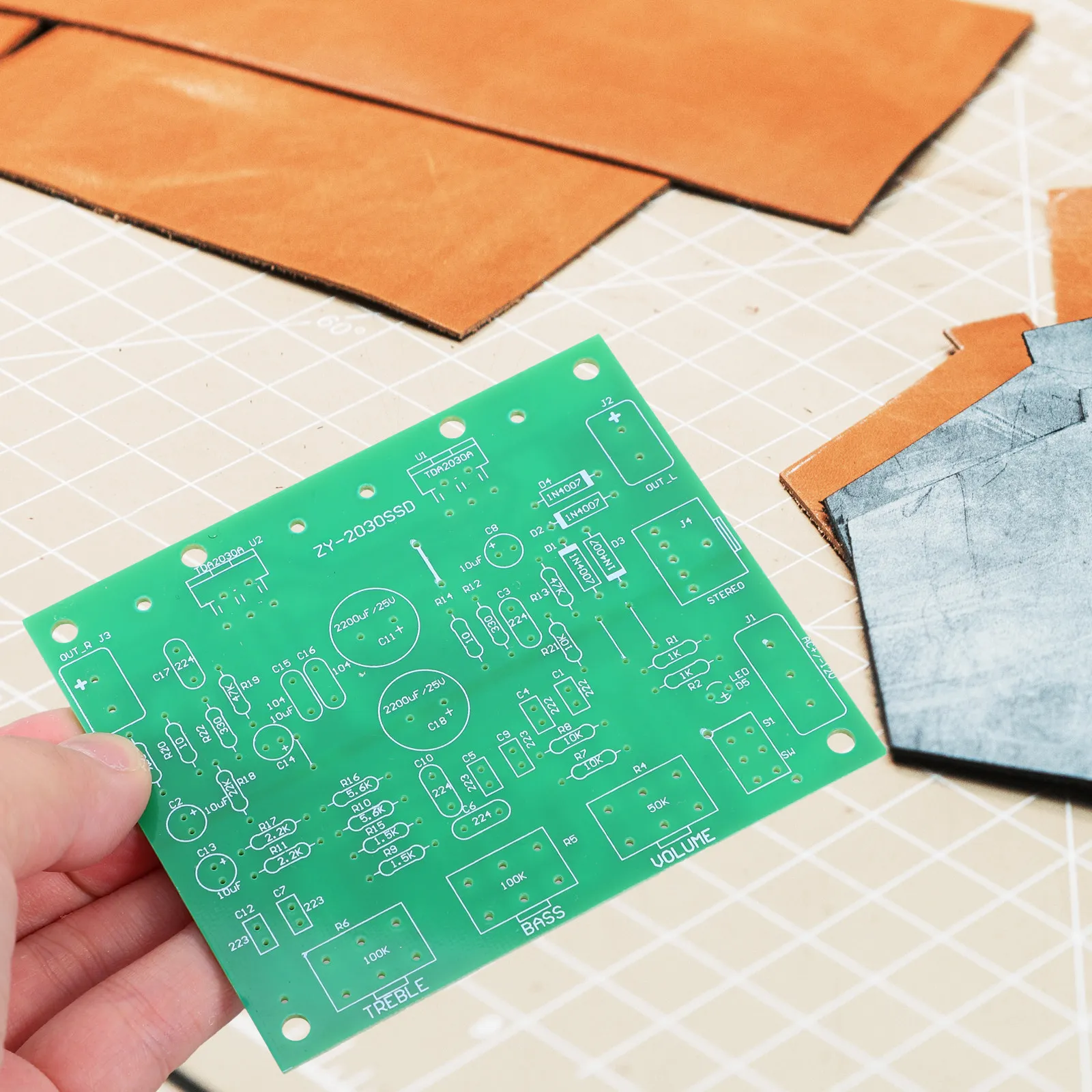 

Комплект усилителя звука: двухканальная стереофоническая плата усилителя мощности, простая сборка, модуль для самостоятельной сборки аудиосистемы