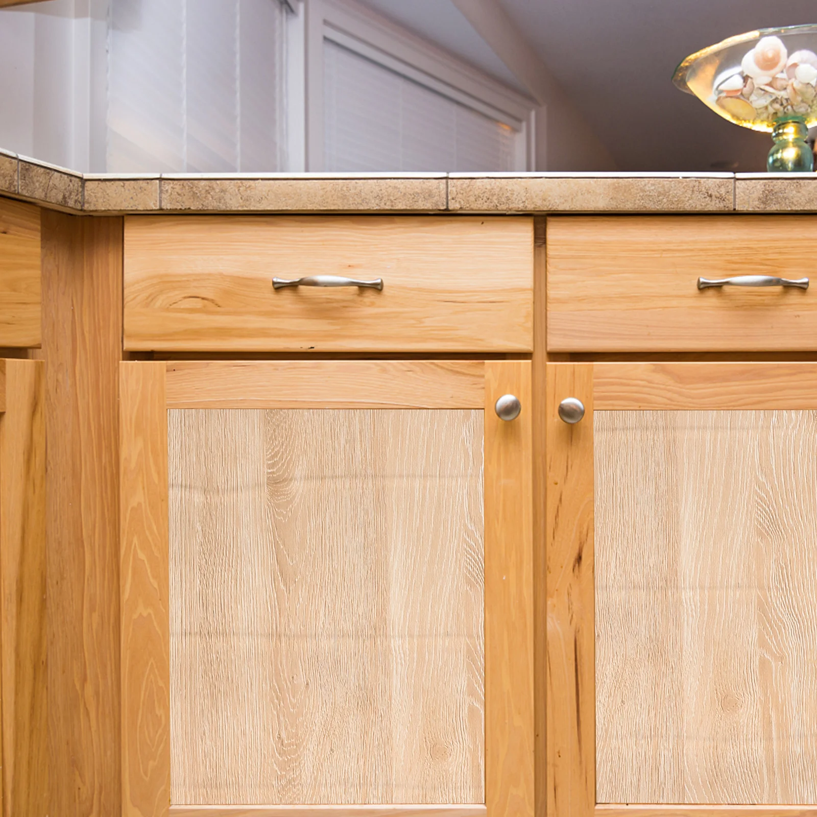 

1 Roll Peel and Stick Wood Grain Sticker Waterproof PVC Film for Furniture Cabinet Shelf Wardrobe Renovation Self-Adhesive