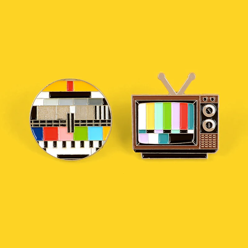 Vintage TV Enamel Pin No Signal TV Test Pattern Rainbow Screen Brooch Lapel Metal Badge Funny Jewelry Gift For Friends