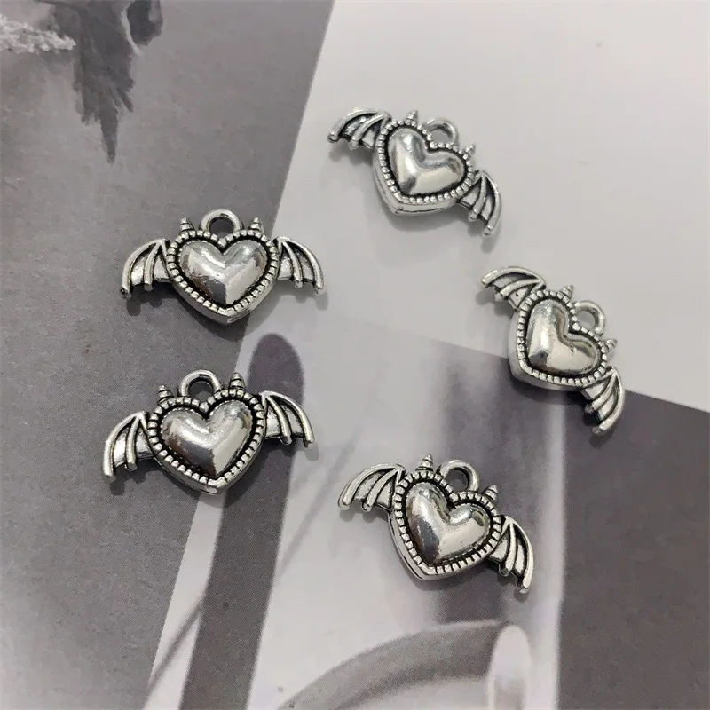 15pcs Demon Wings Heart Of Devil charms 11x18mm Antique Silver Color Pendants for earring Keychains DIY Jewelry Crafts Making