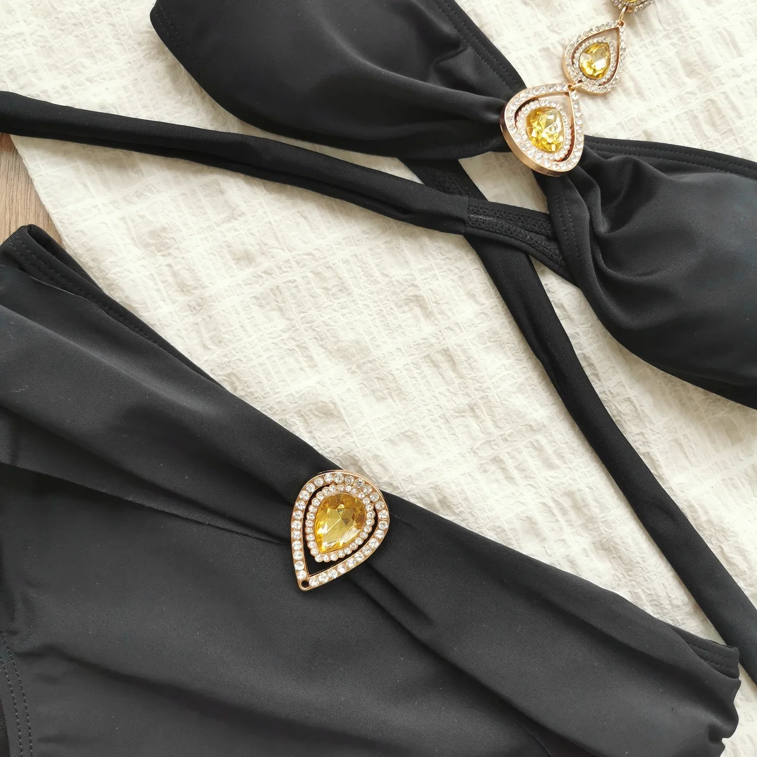 Luxus Strass Bikini 2025, Frauen Sexy Black Diamond Push Up Bandage Kreuz Hohe Taille Badeanzug Strand Badeanzüge Bademode