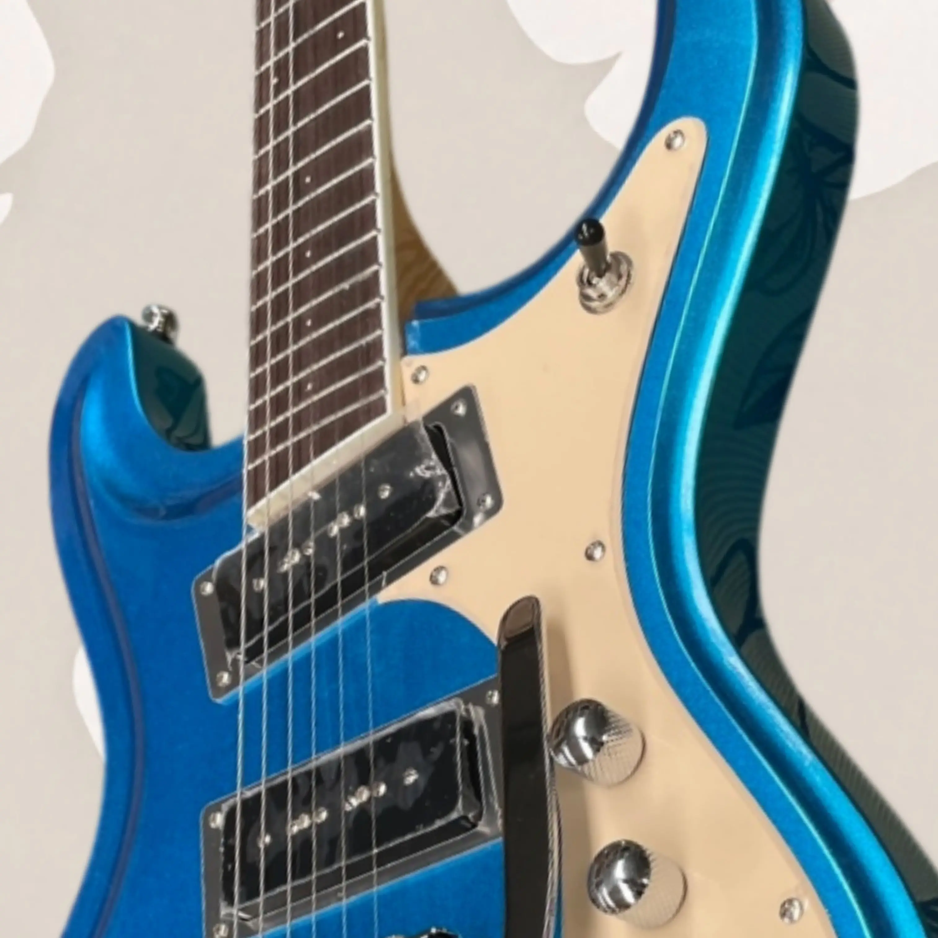 Pearlescent Blue Streamline Art 6-String Electric Guitar, Cream Pickguard Tremolo System for Stage & Collection Guitars Guitarra