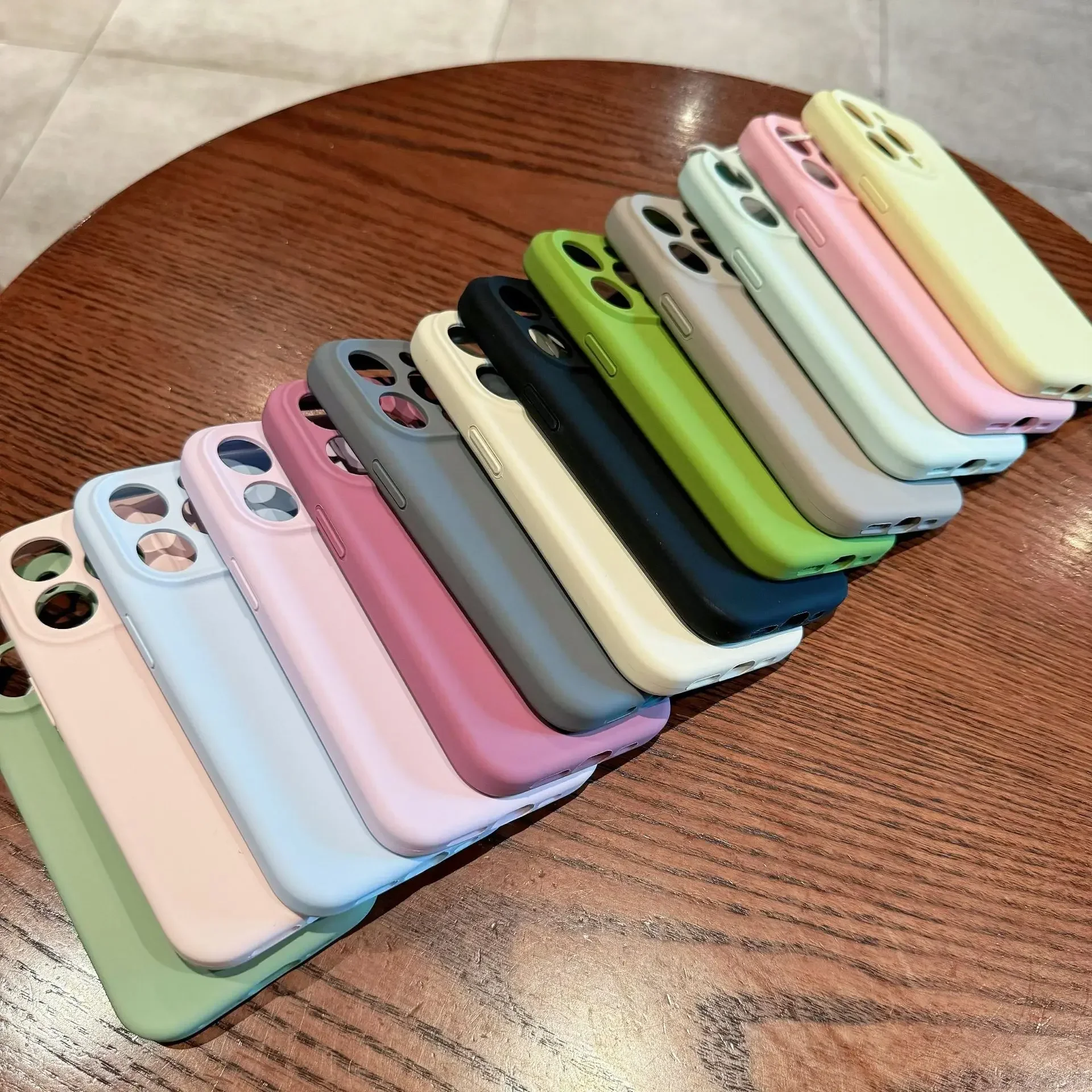 Luxury Liquid Silicone Protective Case For IPhone 16 Pro Max 15 14 13 12 Phone Cover Matte Skin Friendly All Inclusive Anti Fall