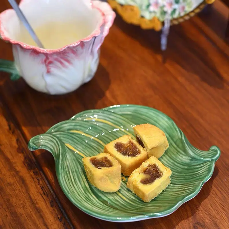 Pink Ceramic Coffee Cup Butterfly Fine Flower Shape Mug with Butterfly Spoon Afternoon Tea Flower Tea Coffee Cup Dessert Tray