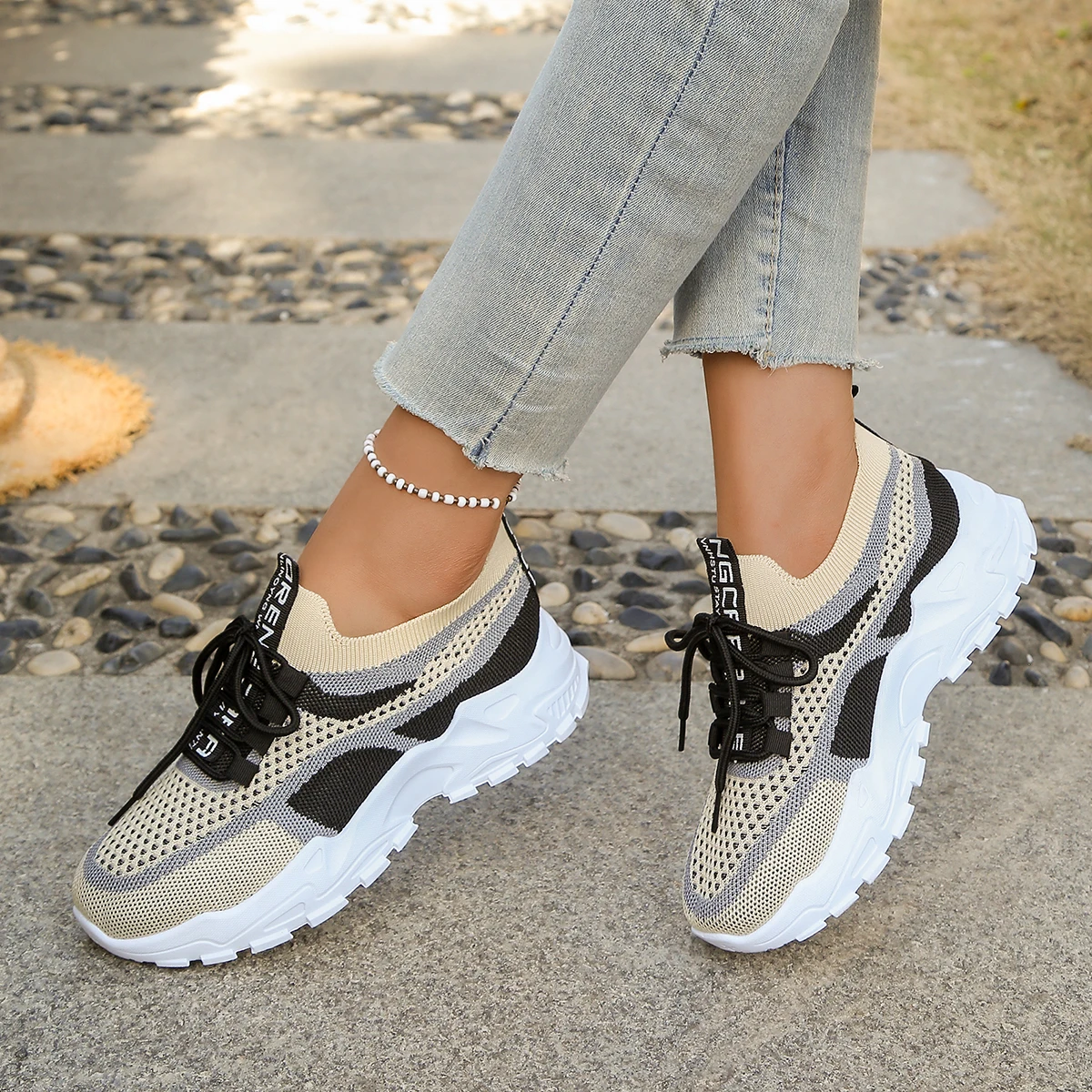 Women's shoes - Summer 2026 casual sports shoes, breathable and lightweight, dual-color or single-color fashionable work shoes