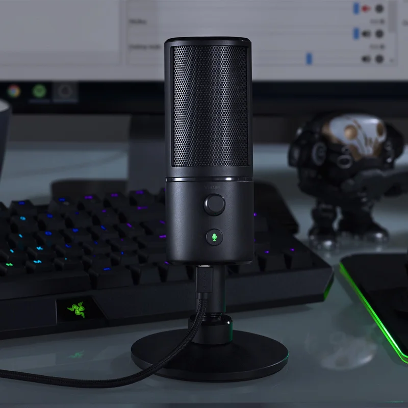 Razer Seiren X USB Streaming Microphone Built-In Shock Mount Supercardiod Pick-Up Pattern - Anodized Aluminum