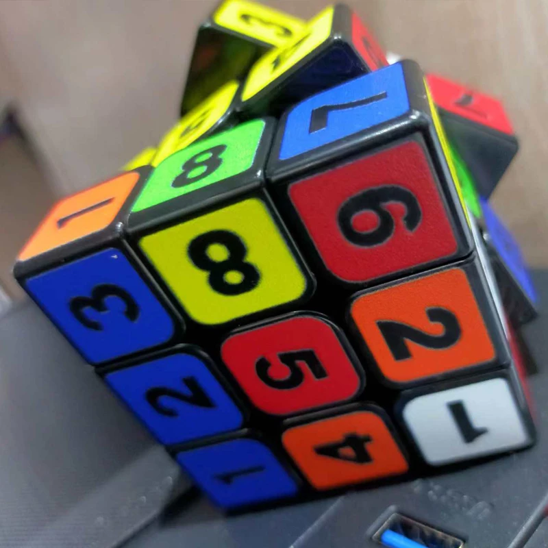 Cubo de velocidad con número de dirección de flechas, 3x3x3, tamaño 5,6 CM, rompecabezas, prueba IQ, juguetes educativos, los mejores regalos, zauberwürfel,,бик рубика