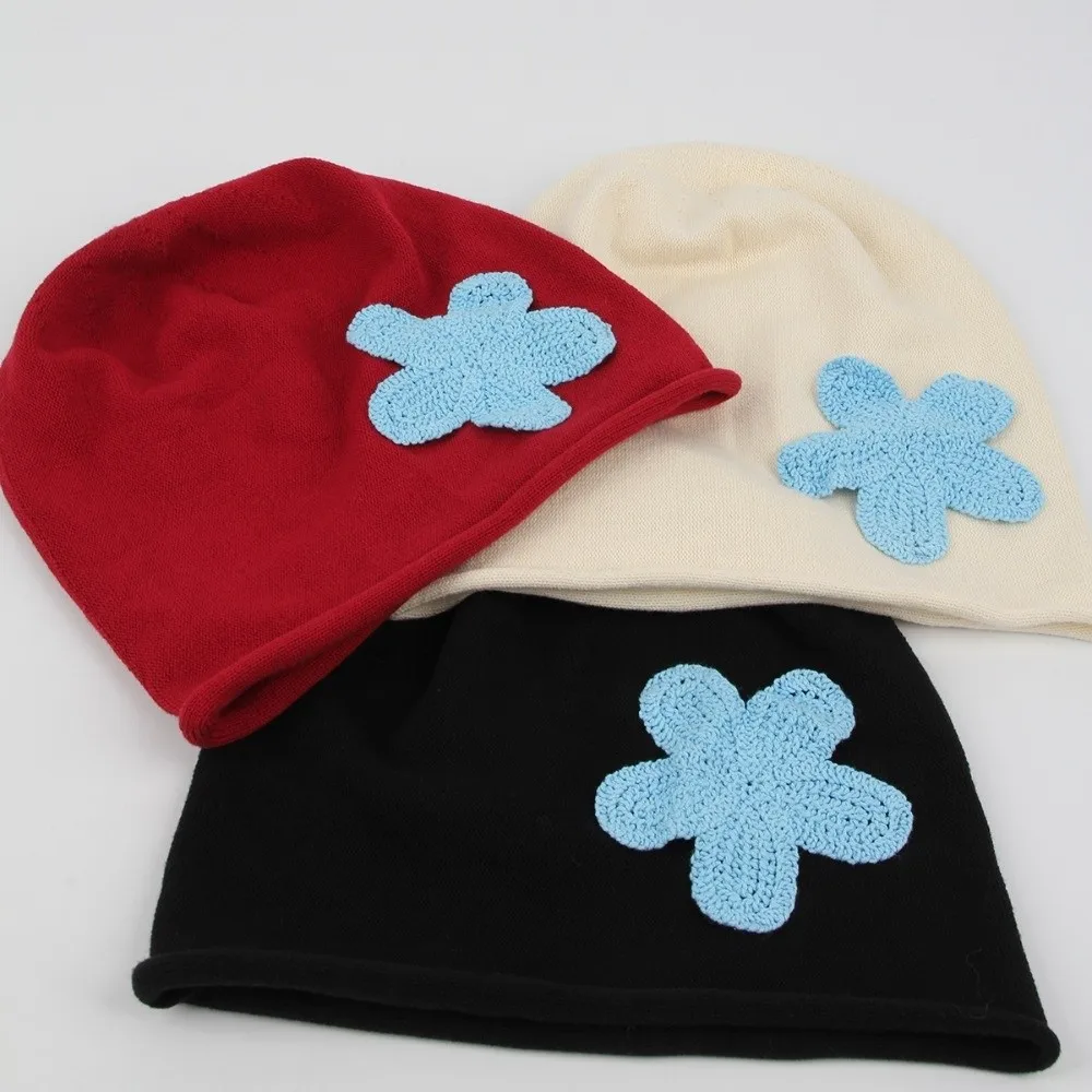 Sweet Flower Patch Beanie Hat Korean Style Knitted Pullover Cap Ear Protection Ear Warmer Autumn Winter