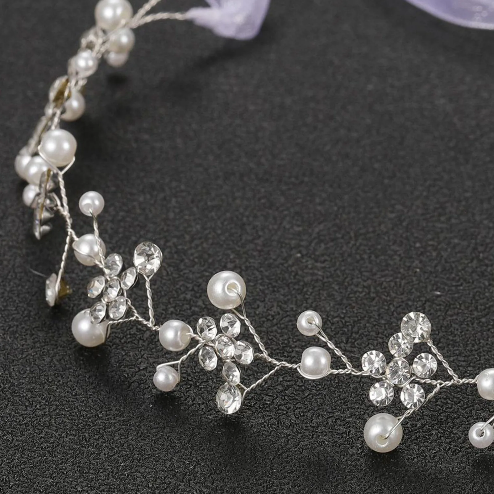 Diadema elegante de perlas para mujer, tocado antideslizante con diamantes de imitación brillantes para espectáculo de máscaras de boda