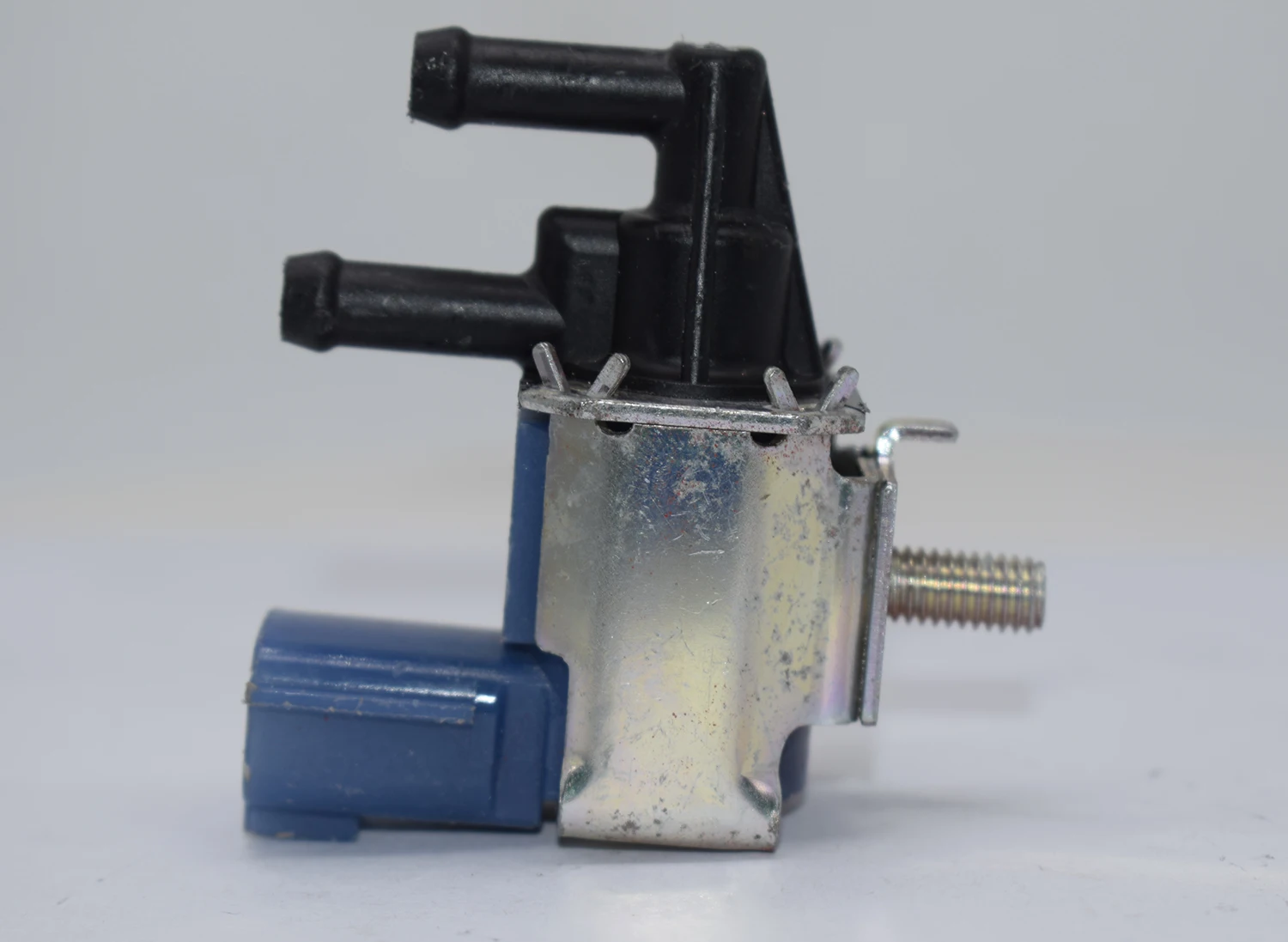 FDBD100 14930-AH100 Vapor Purge Control Vacuüm Magneetventiel Voor Nissan Almera Primera 1.8L