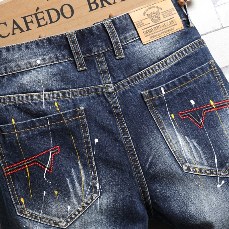 Pantalones cortos vaqueros rasgados con grafiti para hombre, ropa de marca de alta calidad, parche Raggedy de cinco centavos, 2022