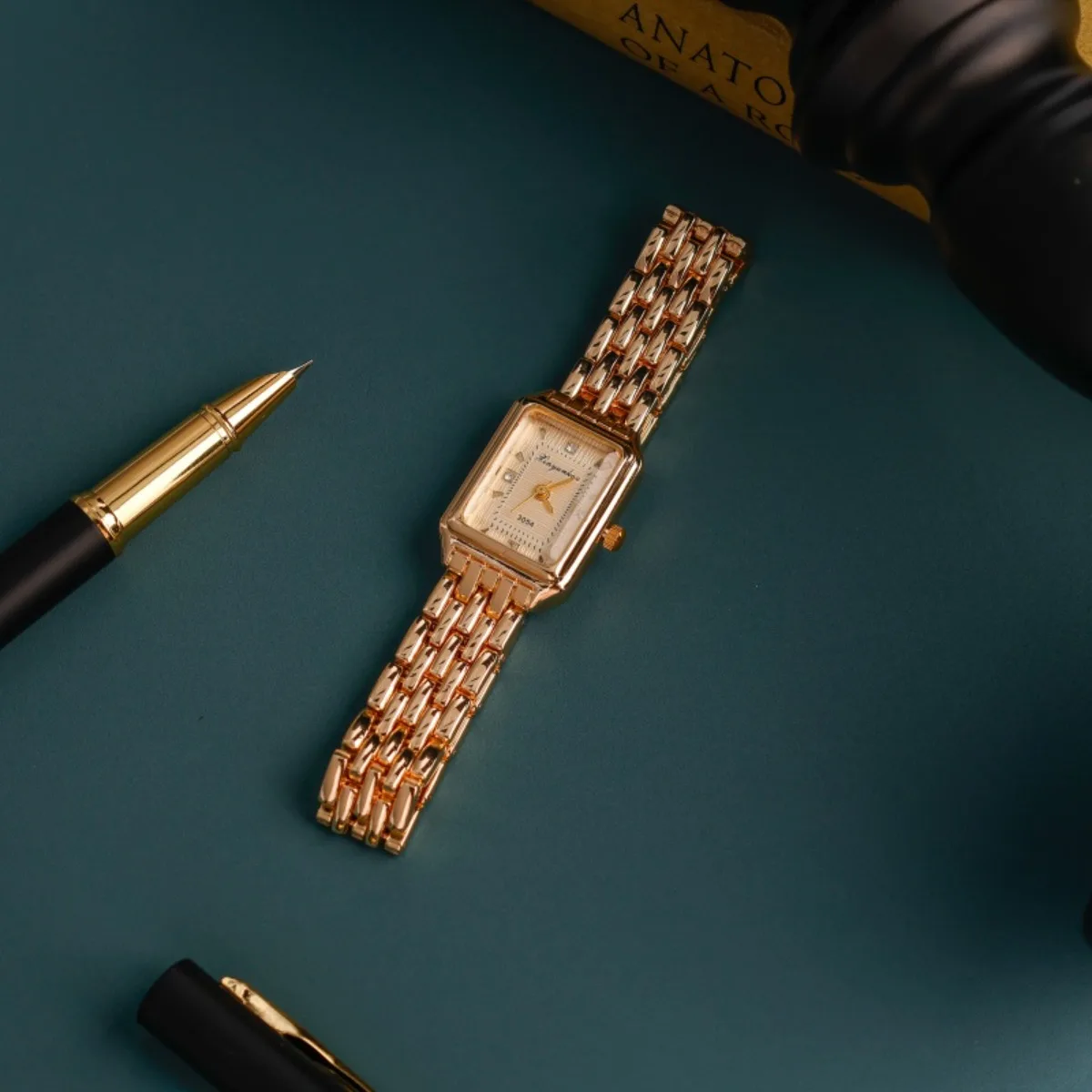 ساعة سيدات أنيقة بسيطة بمينا صغير وحركة كوارتز عالية الجودة وحزام ساعة من سبائك الزنك بتصميم أنيق وساعات نسائية عصرية #6