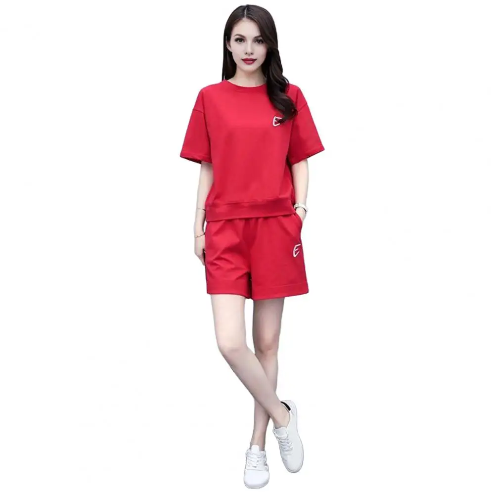 

Two-piece set of women's summer plain-colored round-neck short-sleeved T-shirts and shorts for a casual look