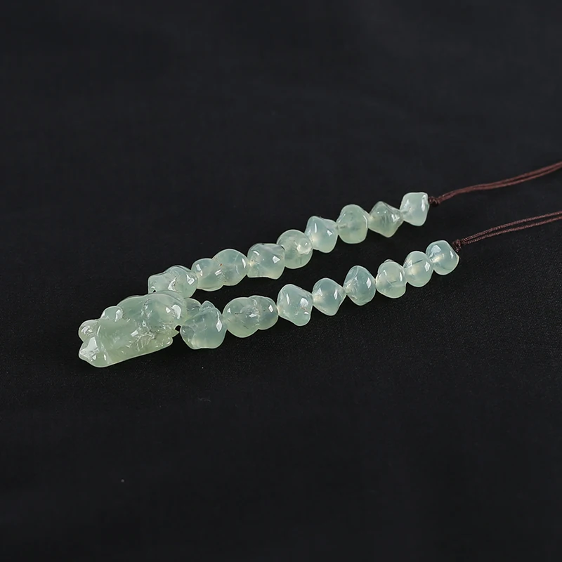 Naturalny nieregularny naszyjnik Prehnite kamień zroszony dla kobiet prezent kamienie szlachetne Choker biżuteria 34x18x12mm 32g